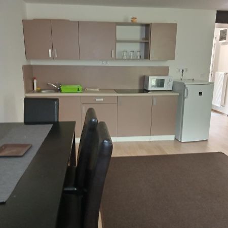 Tiszaliget Apartman és Szálló Szolnok Exterior foto