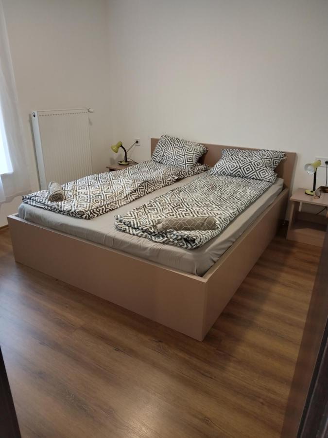 Tiszaliget Apartman és Szálló Szolnok Exterior foto