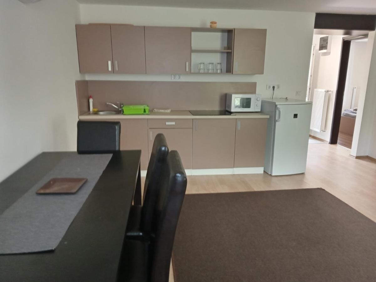 Tiszaliget Apartman és Szálló Szolnok Exterior foto