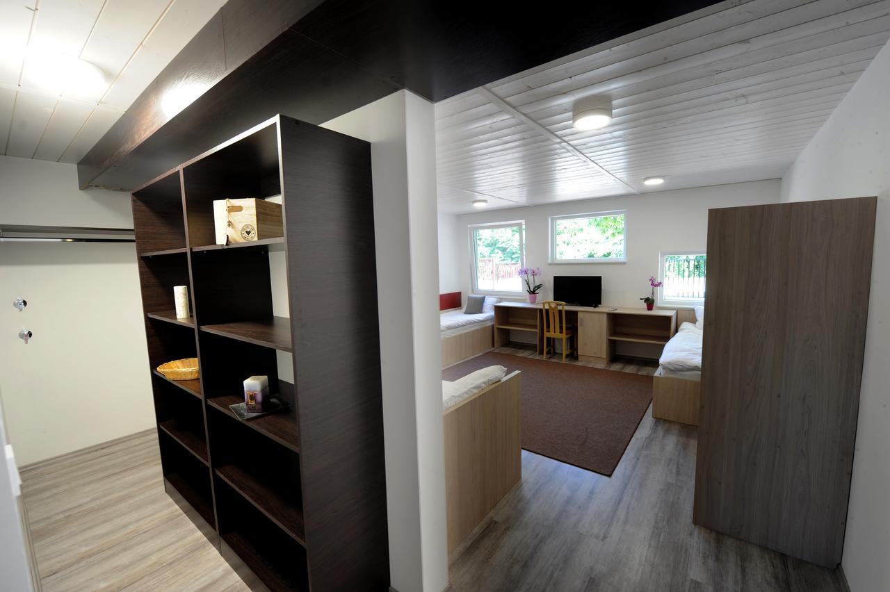 Tiszaliget Apartman és Szálló Szolnok Exterior foto